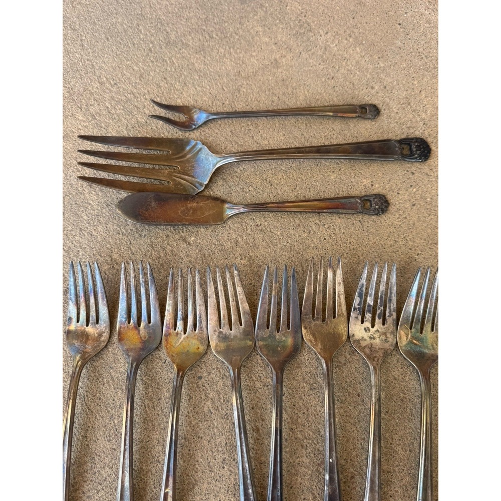 Vintage 1847 Rogers Bros "Eternally Yours" silverplate flatware set Partial - Picture 3 of 13